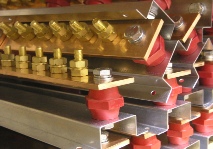 EBAR 6 - 6 way earth bar with a disconnecting link